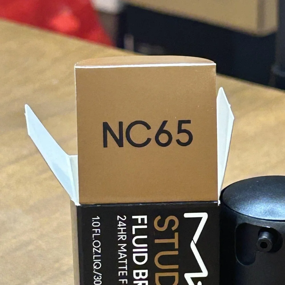 MAC Studio Fix Fluid Foundation NC65 1oz 30ml 24HR Matte SPF 15‎ Oil Control